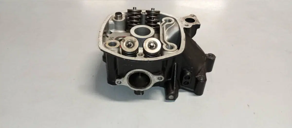 TESTA SINISTRA HONDA CX500 TURBO (4)