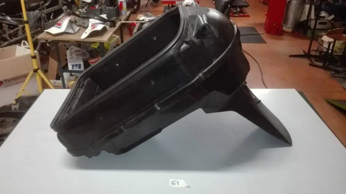 Vano sottosella Suzuki Burgman 400 2003-2006