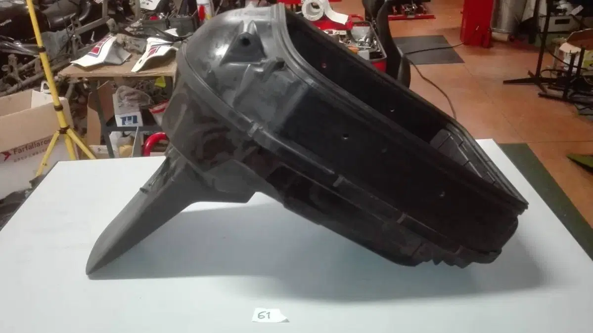 Vano sottosella Suzuki Burgman 400 2003-2006 (3)