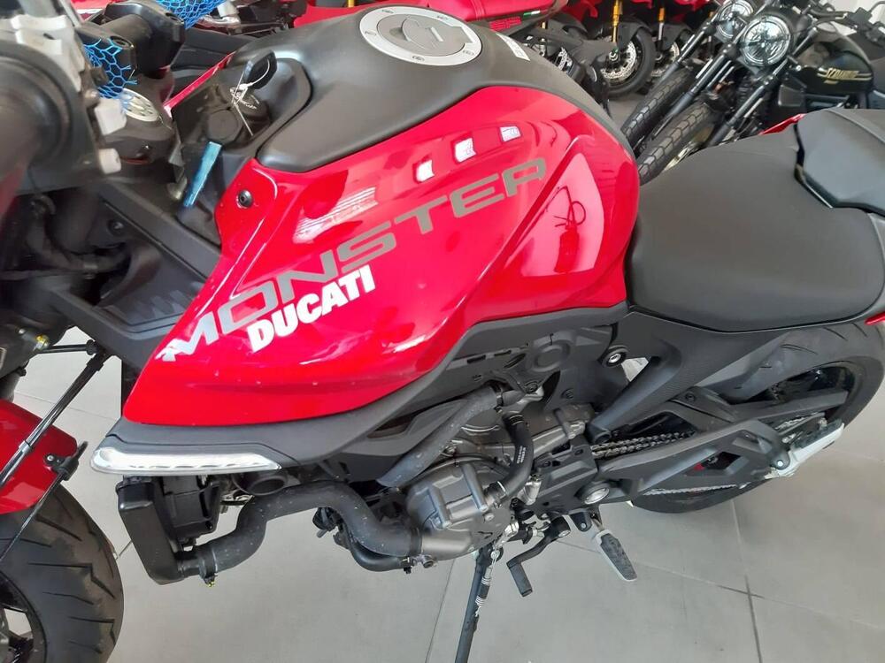 Ducati Monster 937 (2021 - 25) (4)