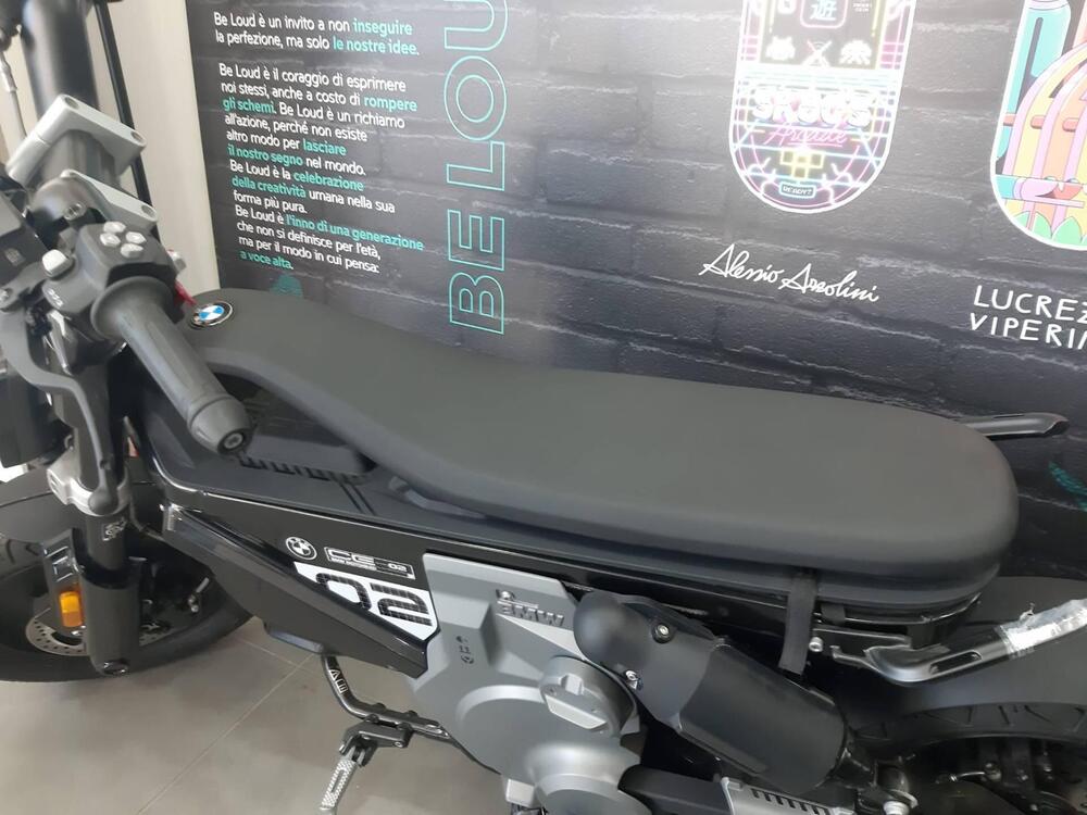 Bmw CE 02 (2024 - 25) (4)