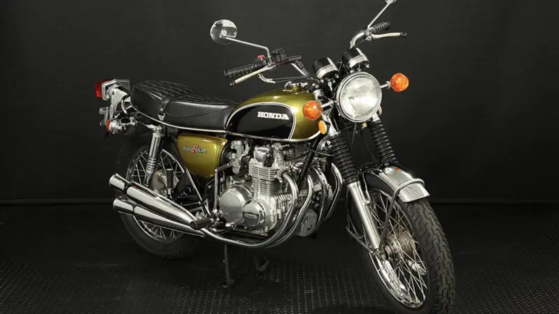 Billy Joel chiude tutto: in vendita la sua leggendaria collezione di moto [GALLERY]