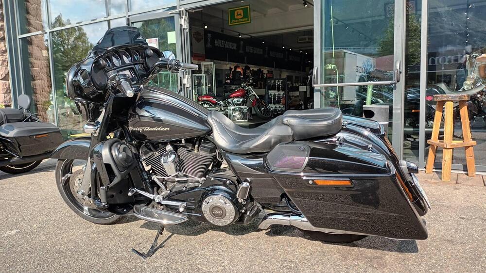 Harley-Davidson 114 Street Glide (2017)