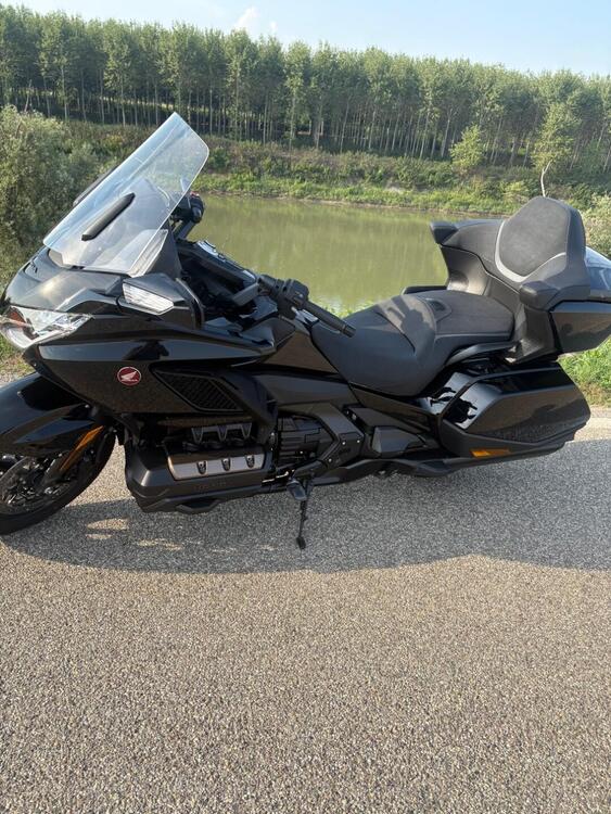 Honda GL 1800 Gold Wing Tour DCT & Airbag (2022 - 24) (3)