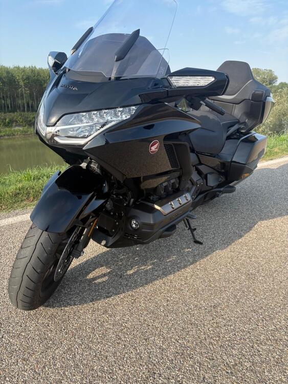Honda GL 1800 Gold Wing Tour DCT & Airbag (2022 - 24) (4)