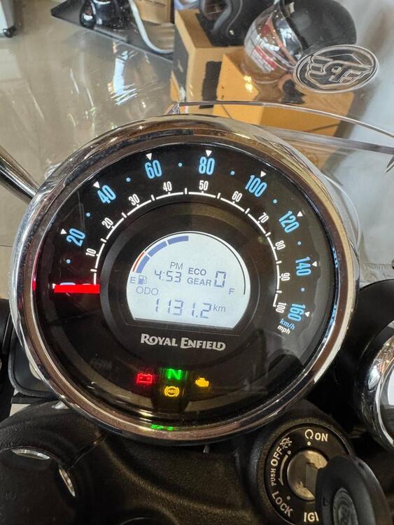 Royal Enfield Meteor 350 Aurora (2024 - 25) (2)