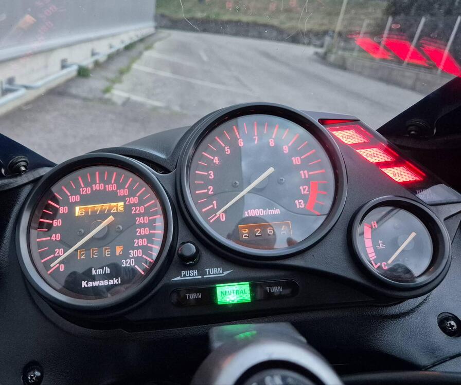 Kawasaki ZZR 1100 (1989 - 01) (5)