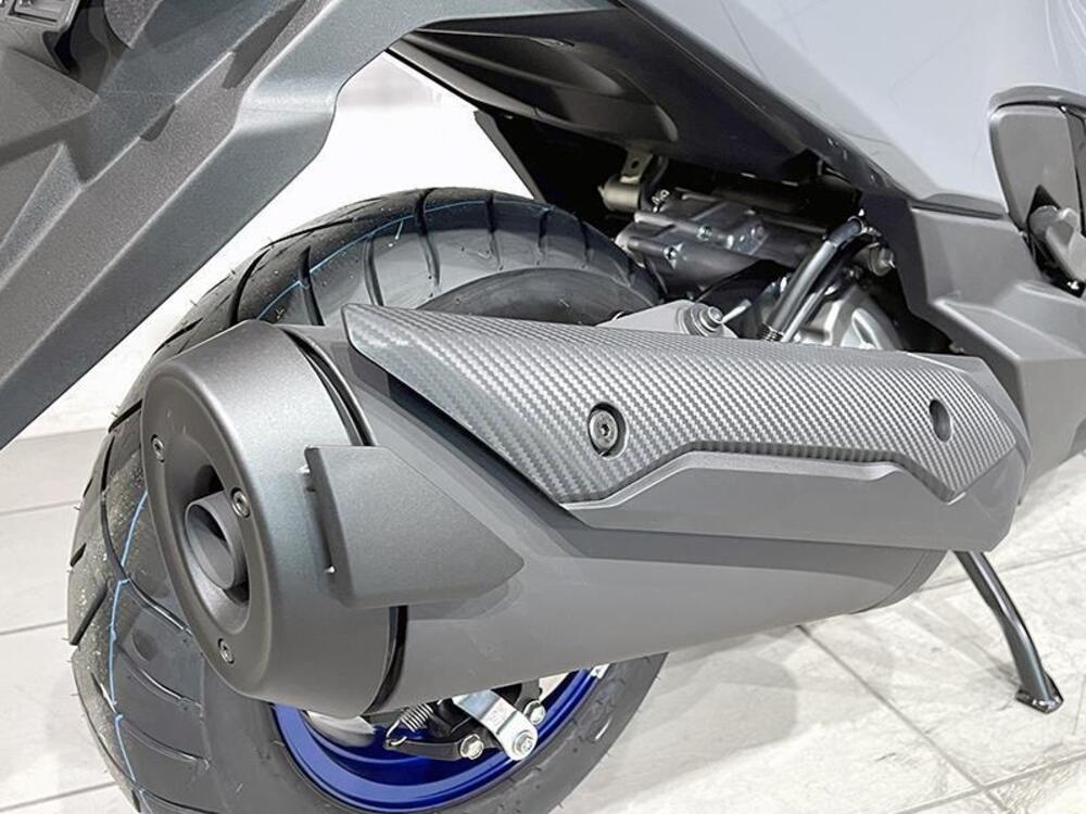 Suzuki Burgman 400 (2022 - 24) (3)