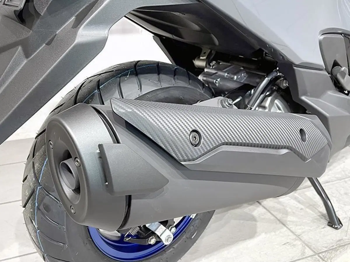 Suzuki Burgman 400 (2022 - 24) (3)