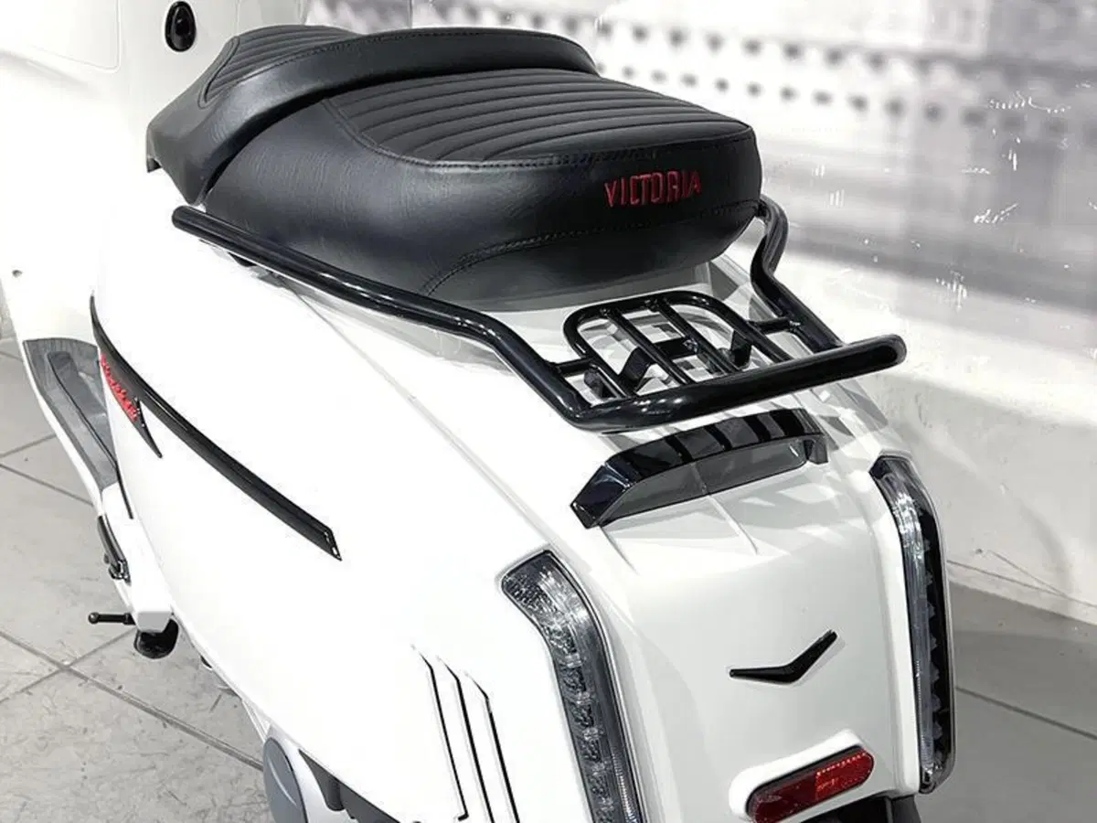 Keeway Motor Sixties 300i (2023 - 25) (5)