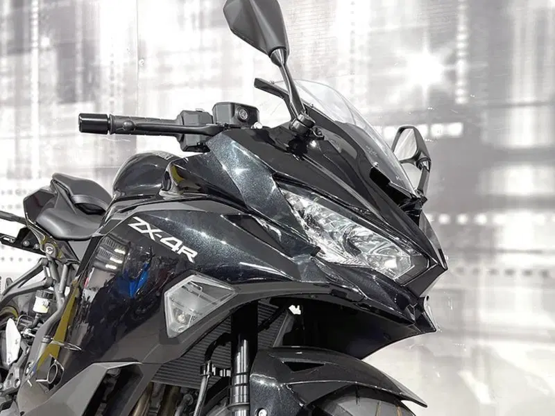 Kawasaki Ninja ZX-4R (2024 - 26) (4)