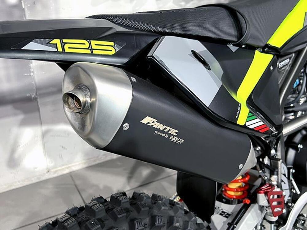Fantic Motor XEF 125 Competition (2025) (4)