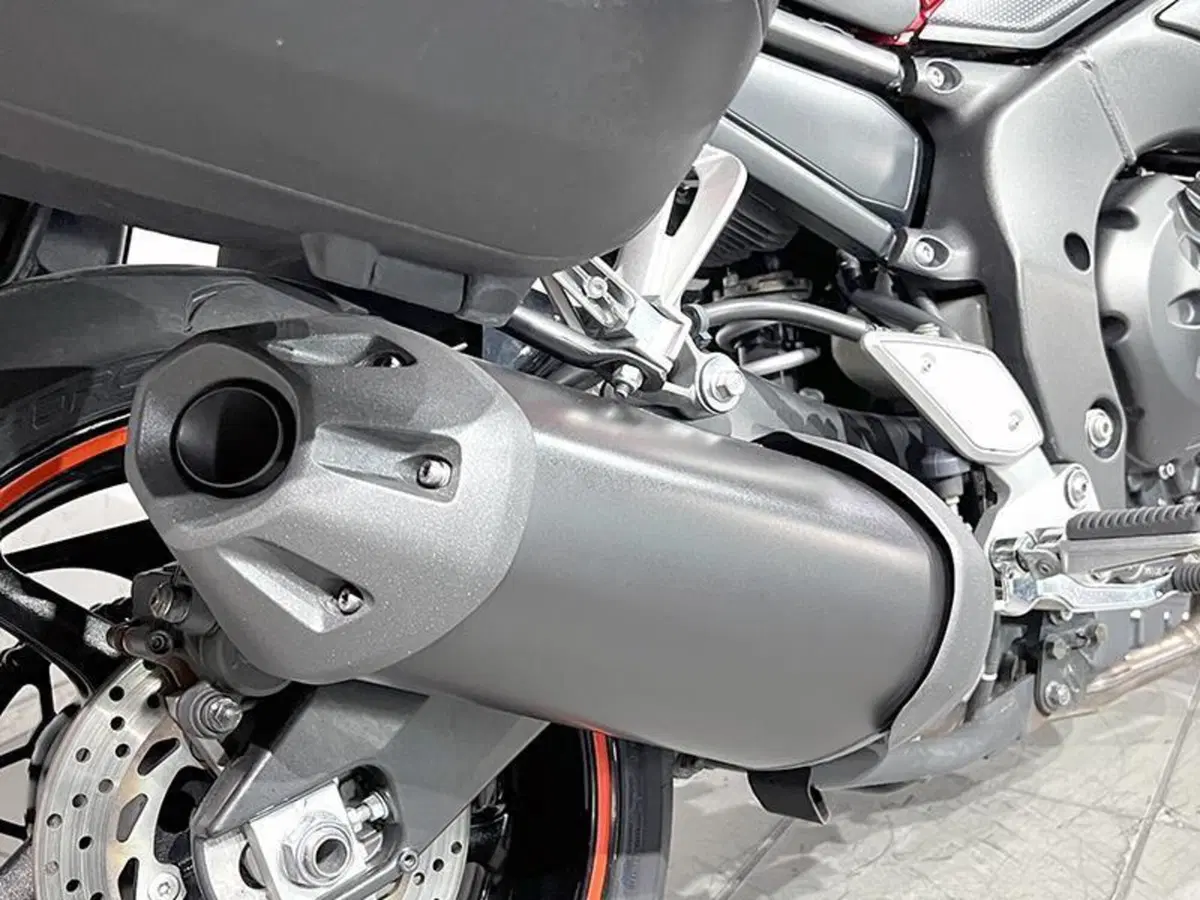 Yamaha FZ1 Fazer (2006 - 16) (3)