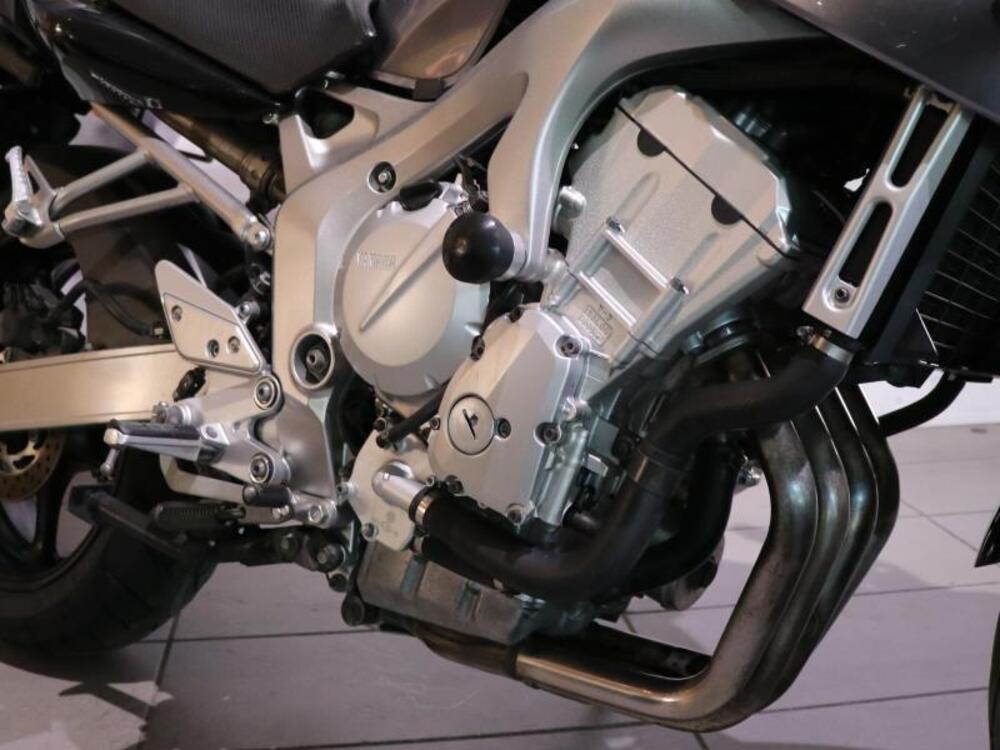 Yamaha FZ6 Fazer (2004 - 07) (3)