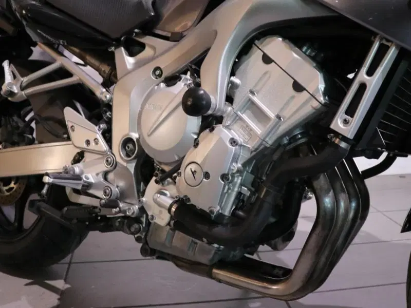 Yamaha FZ6 Fazer (2004 - 07) (3)