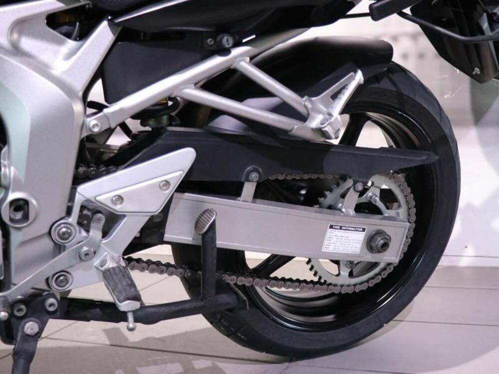 Yamaha FZ6 Fazer (2004 - 07) (5)