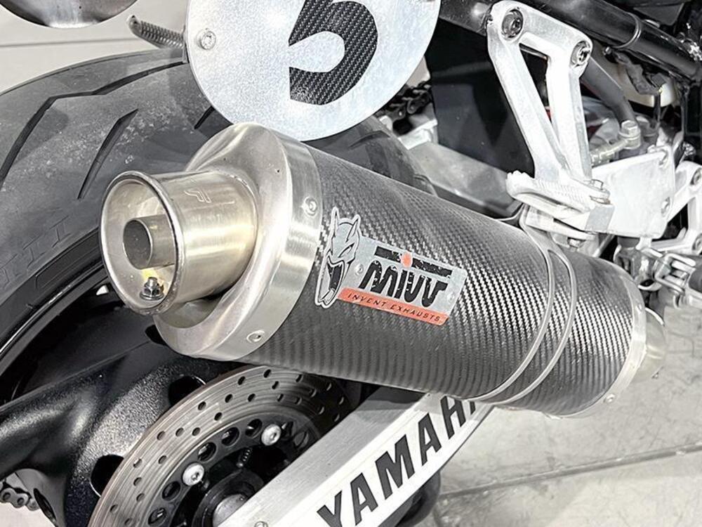 Yamaha FZS 600 Fazer (2002 - 03) (3)