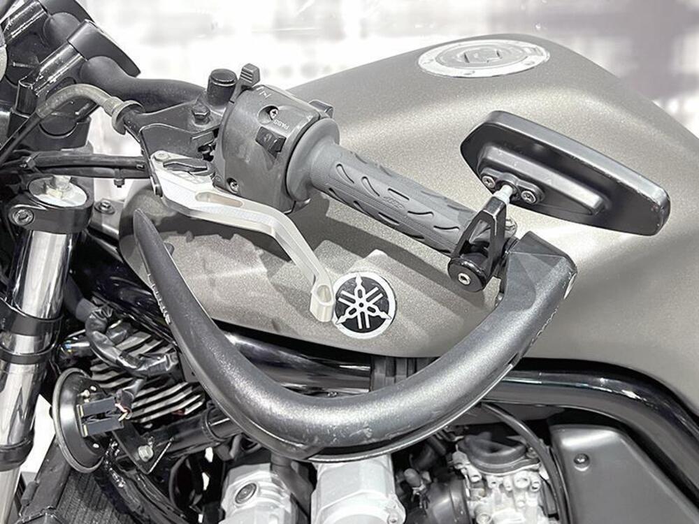 Yamaha FZS 600 Fazer (2002 - 03) (4)