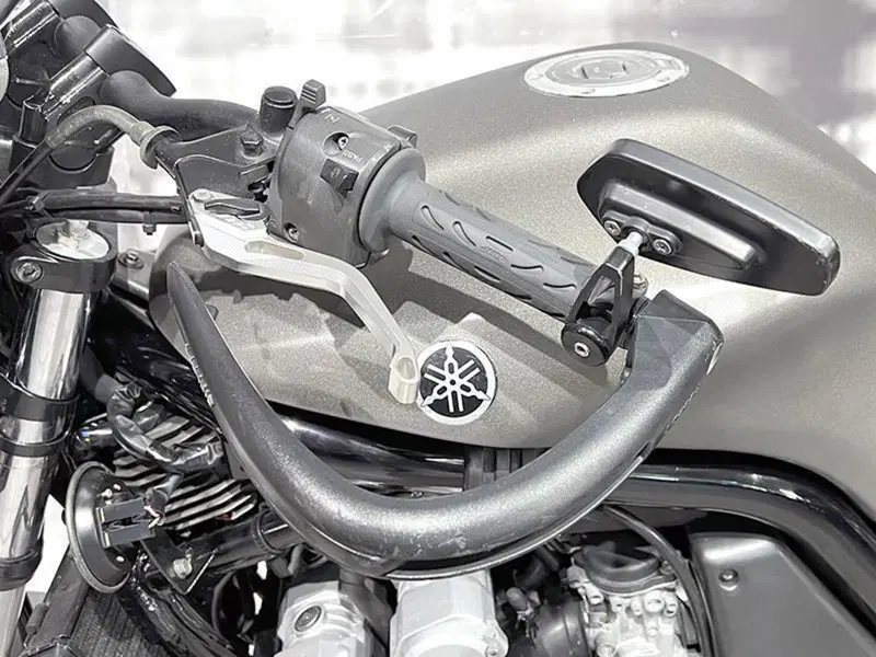 Yamaha FZS 600 Fazer (2002 - 03) (4)