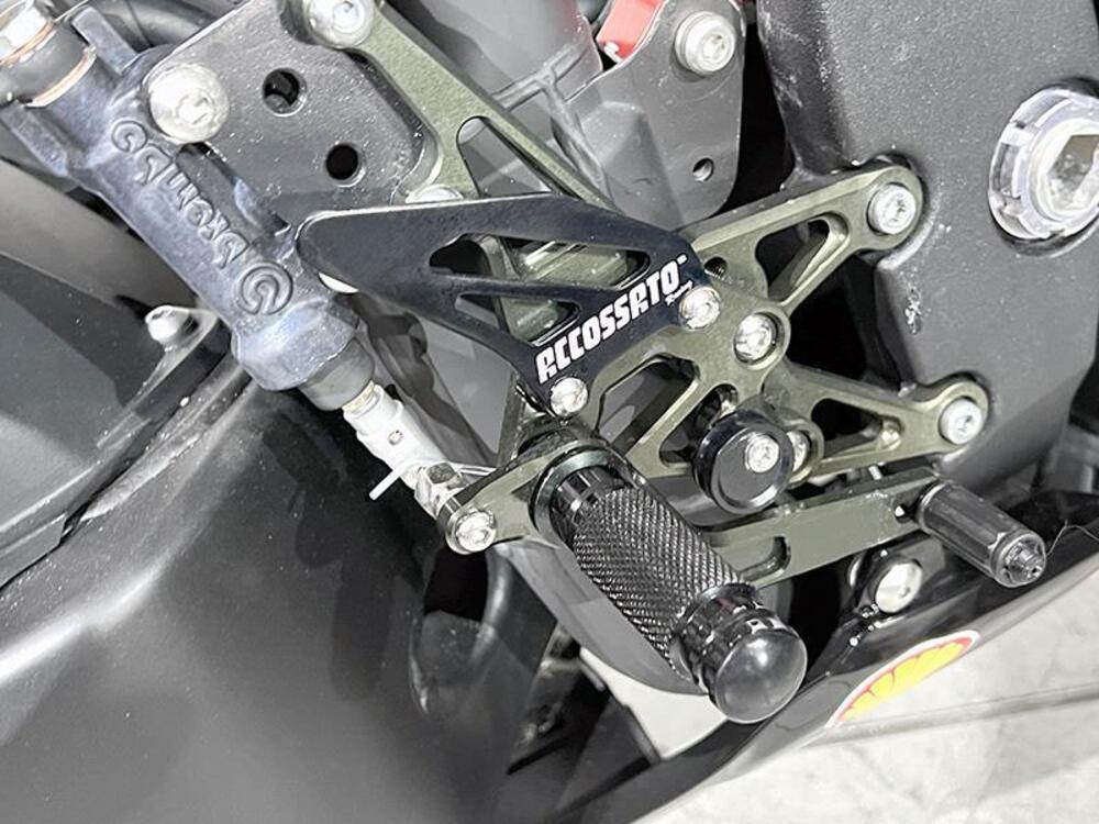 Yamaha YZF R1 (2006 - 07) (4)