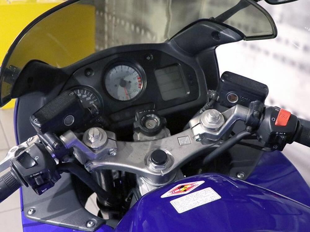 Honda VFR 800 (1998 - 01) (5)