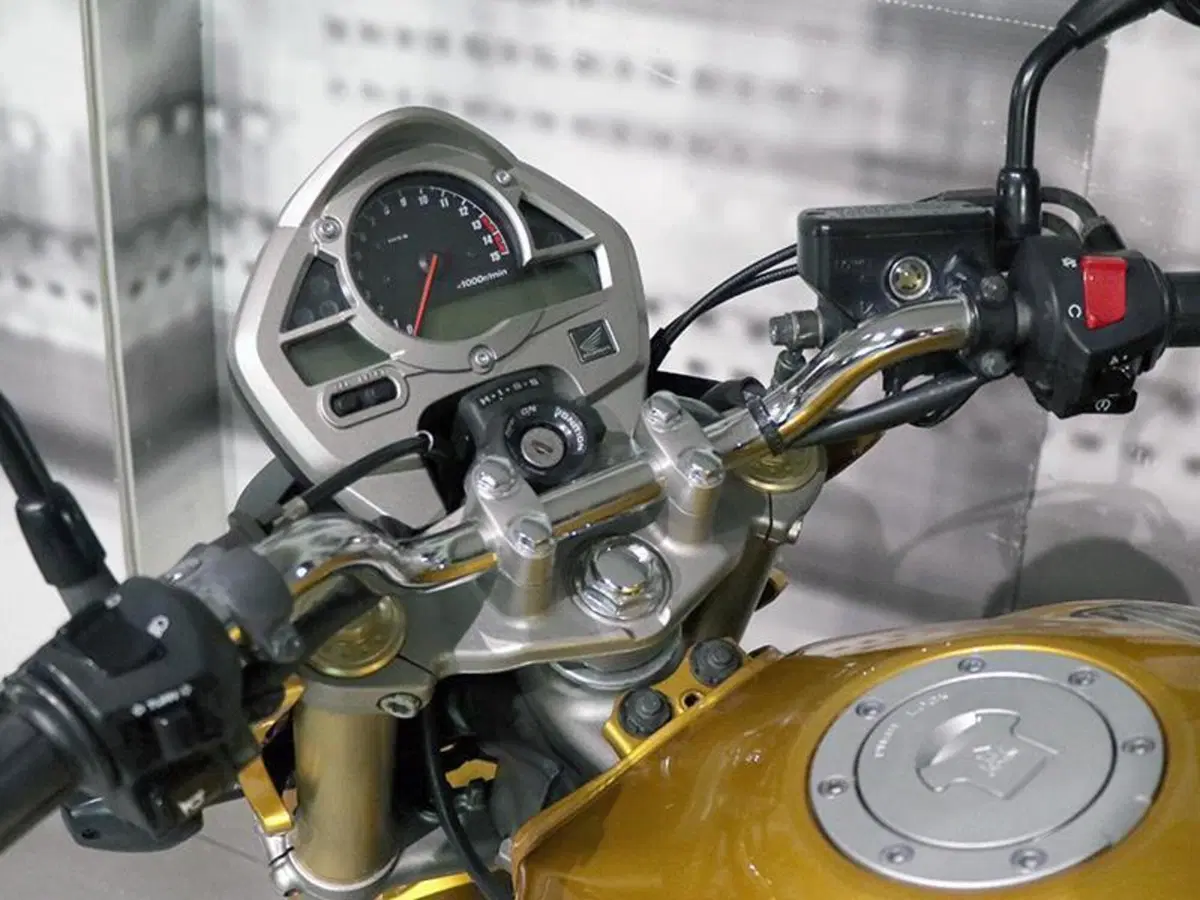 Honda Hornet 600 (2007 - 10) (5)