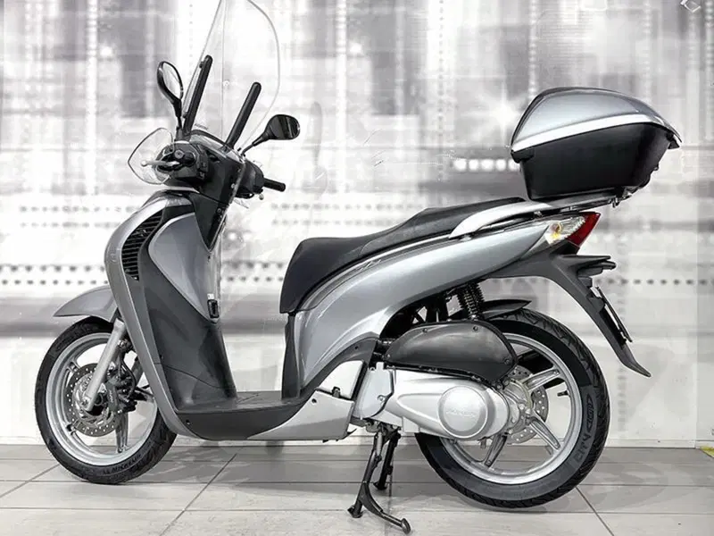 Honda SH 150i (2009 - 12) (2)