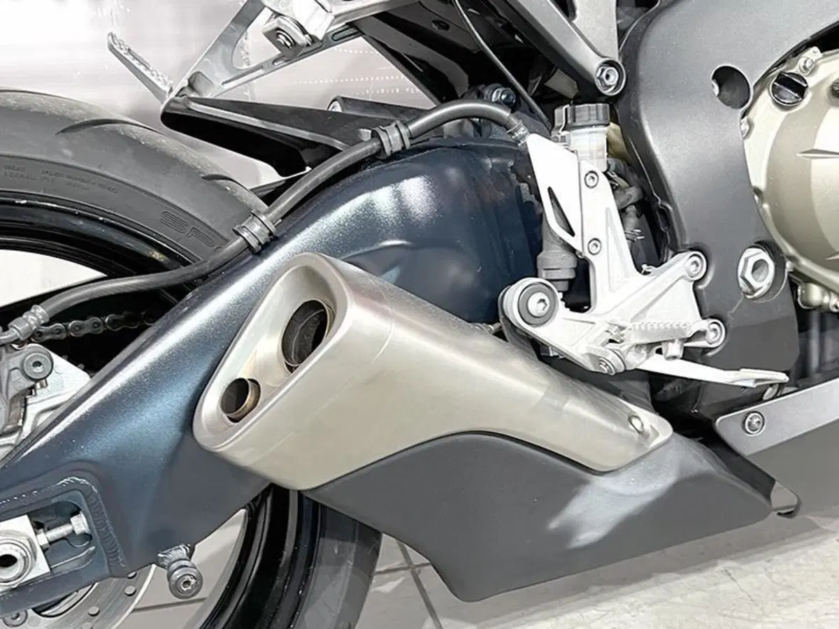 Honda CBR 1000 RR Fireblade (2012 - 16) (5)