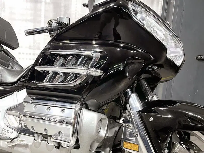 Honda GL 1800 Gold Wing (2000 - 05) (5)