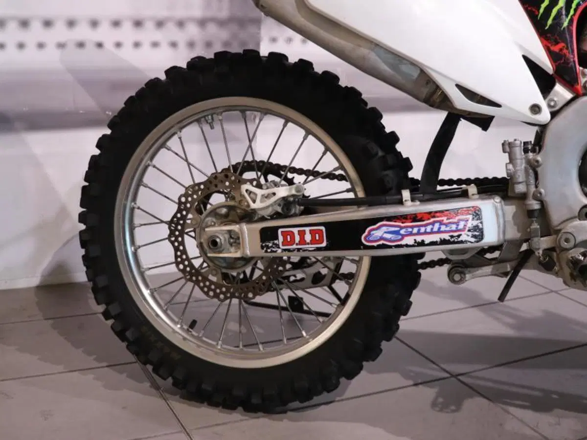 Honda CRF 450R (2010 - 11) (4)