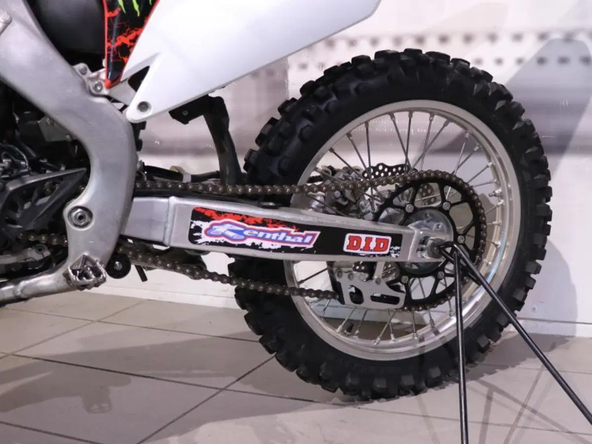 Honda CRF 450R (2010 - 11) (5)