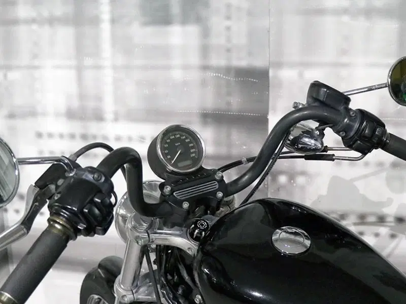 Harley-Davidson 883 (2006 - 07) - XL (5)