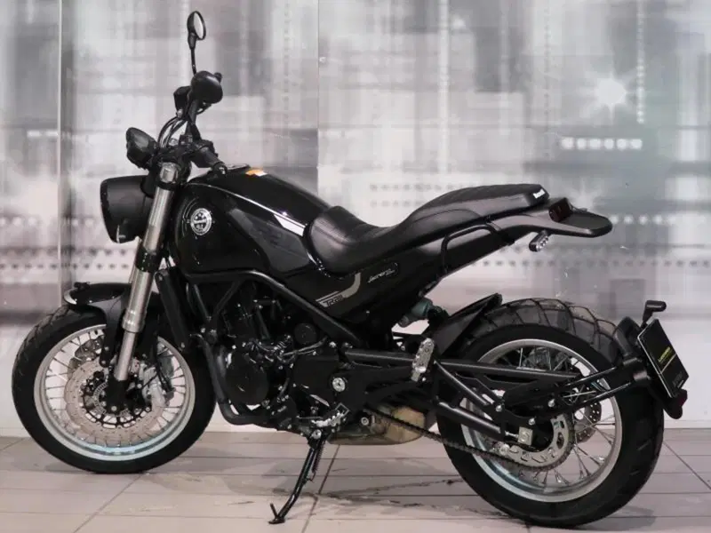 Benelli Leoncino 500 (2021 - 25) (2)