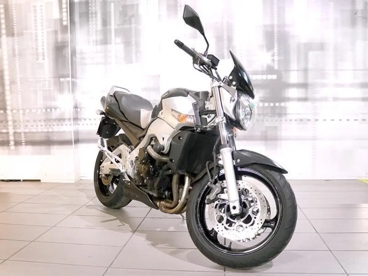Suzuki GSR 600 (2006 - 11)