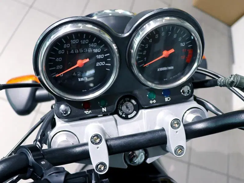 Suzuki GS 500 (2001 - 06) (4)