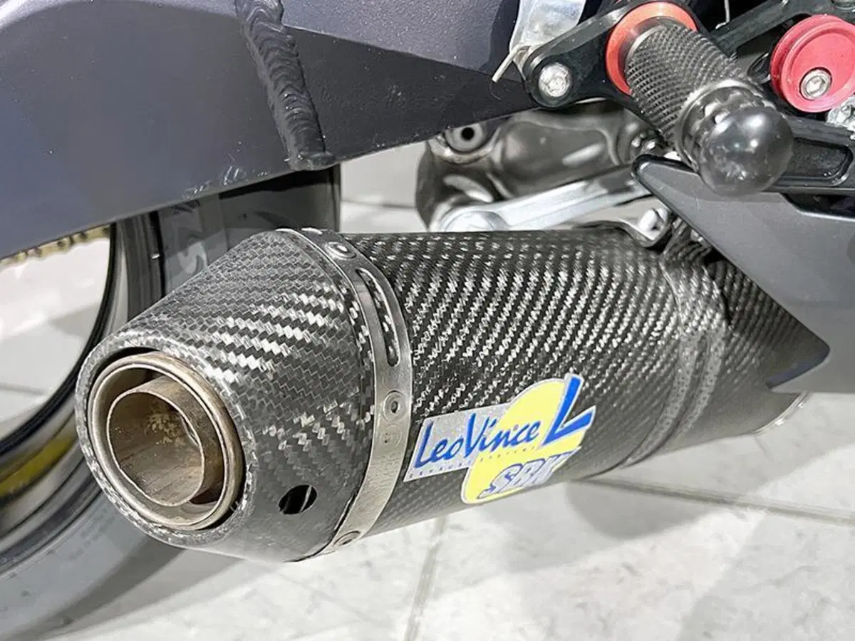 Suzuki GSX R 750 (2008 - 10) (4)
