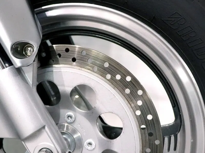 Suzuki Marauder VZ 800 (3)