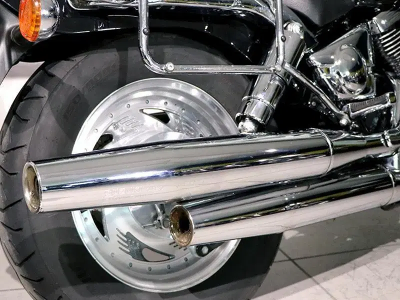 Suzuki Marauder VZ 800 (4)