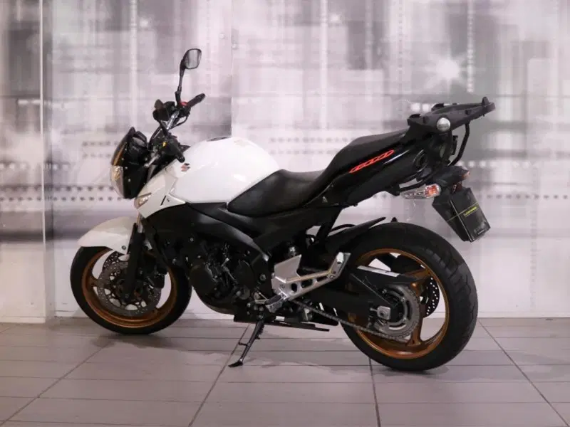 Suzuki GSR 600 (2006 - 11) (2)