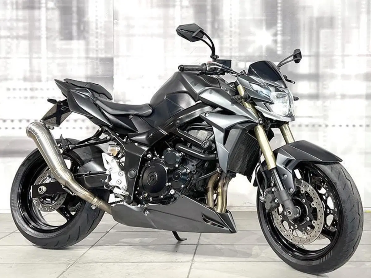 Suzuki GSR 750 (2010 - 15)