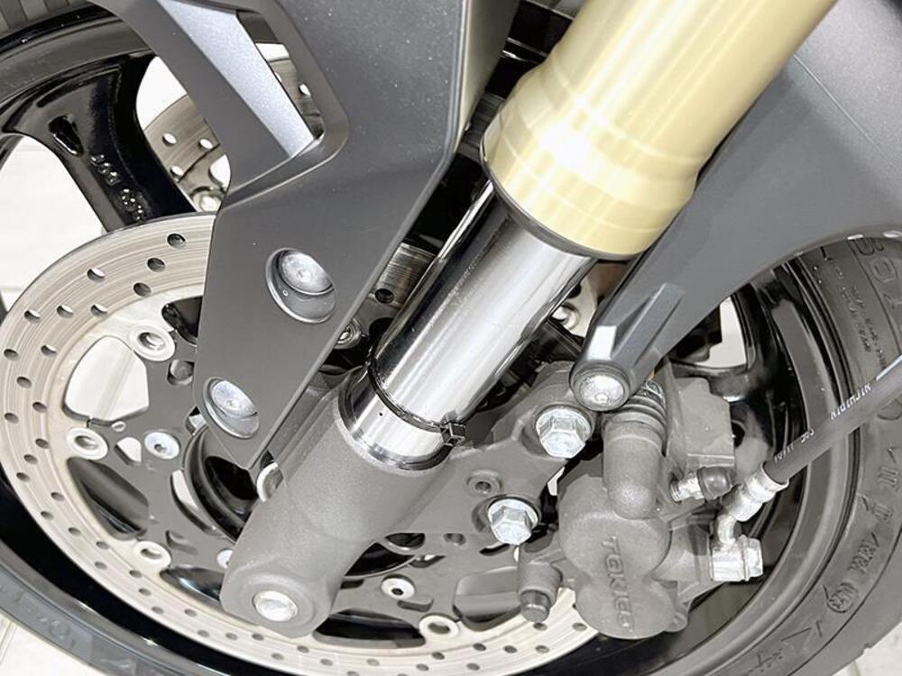 Suzuki GSR 750 (2010 - 15) (5)