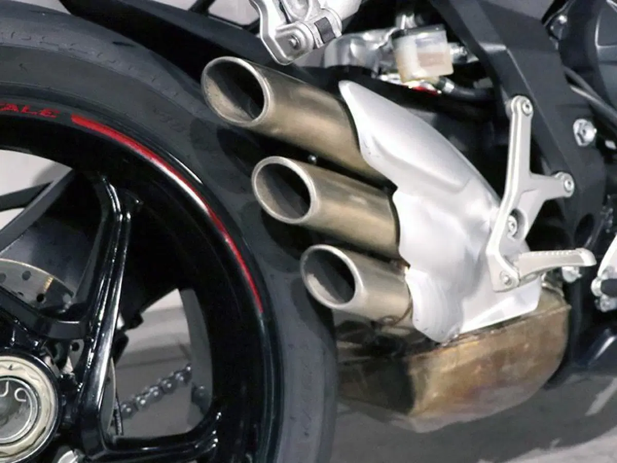 MV Agusta Brutale 800 RR (2015 - 16) (3)