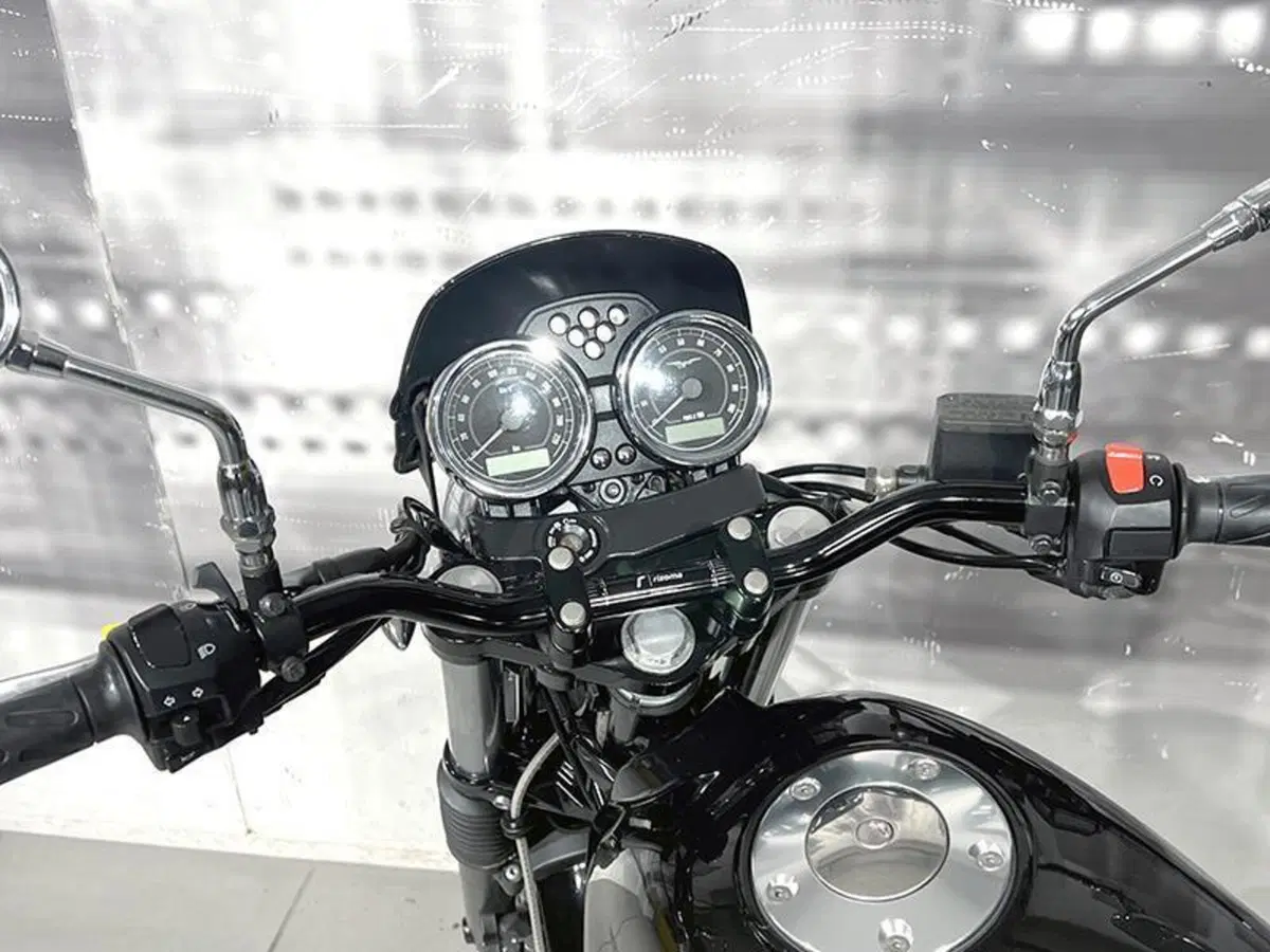 Moto Guzzi V7 Classic (2008 - 12) (5)