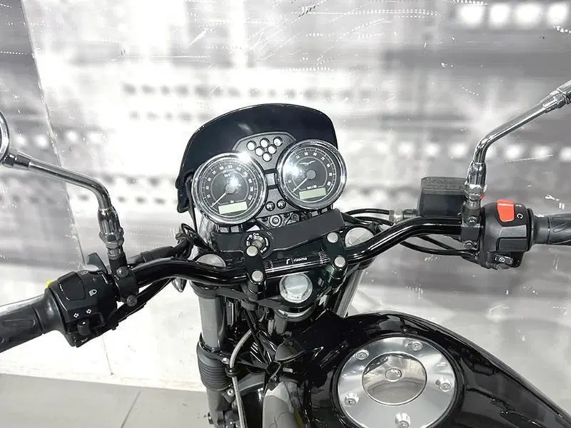 Moto Guzzi V7 Classic (2008 - 12) (5)