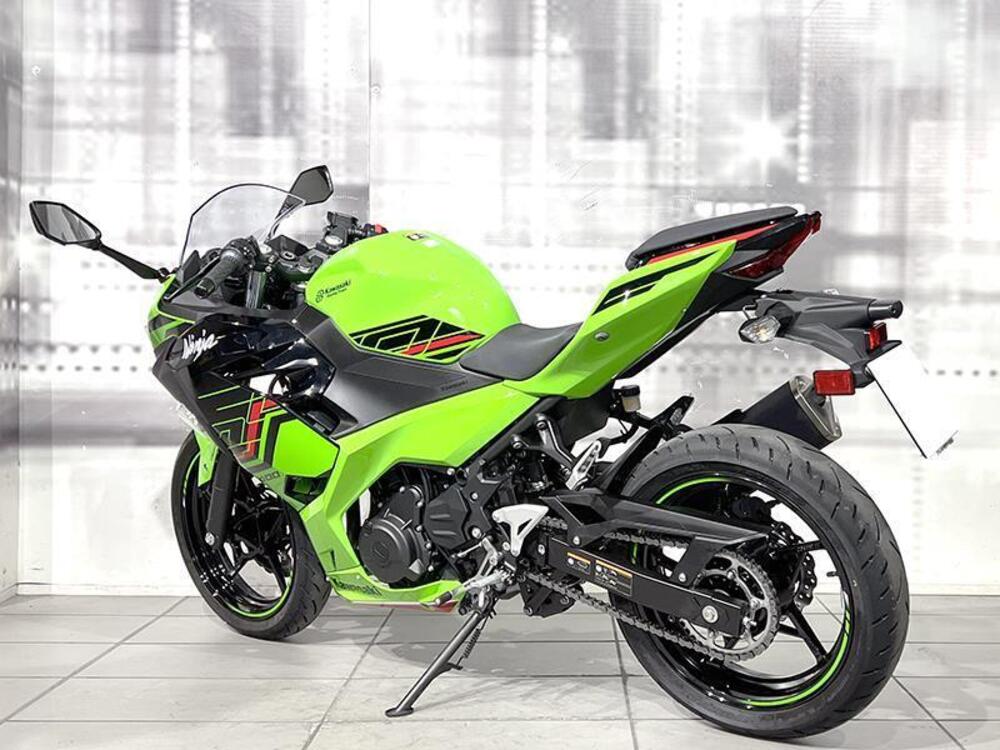 Kawasaki Ninja 400 (2023) (2)