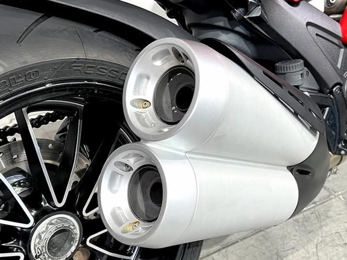 Ducati Diavel 1200 (2010 - 13) (3)