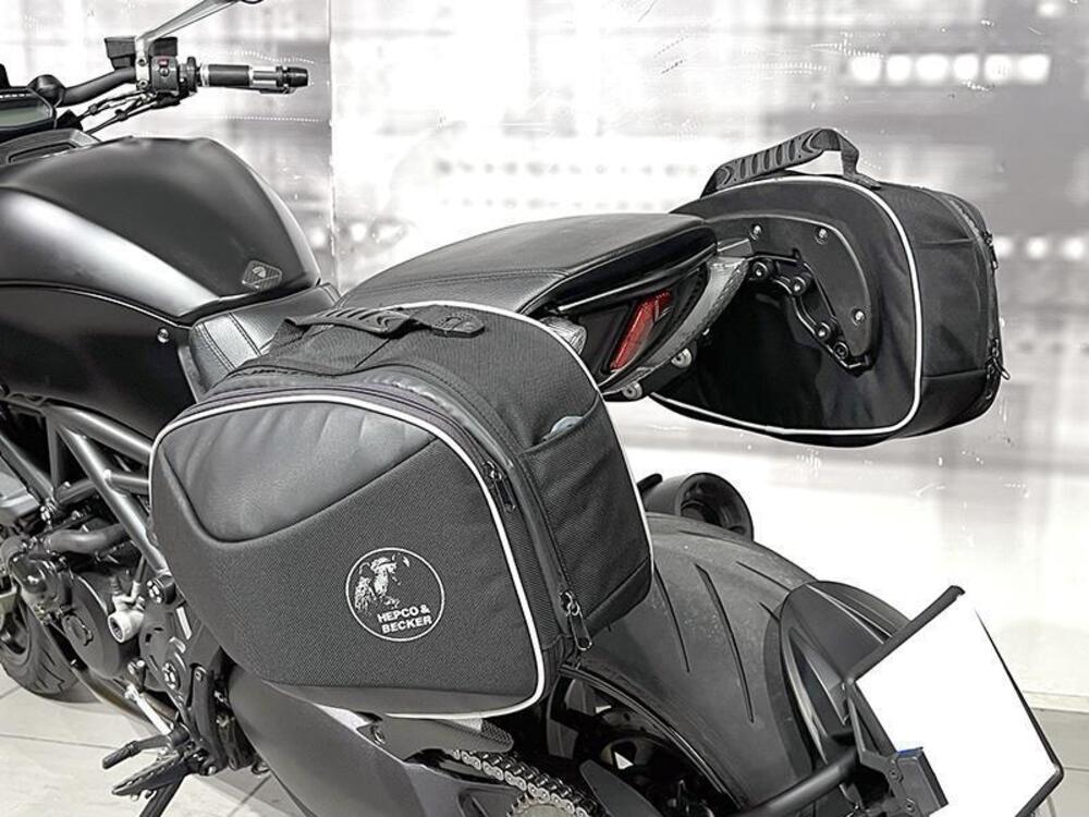 Ducati Diavel 1200 (2010 - 13) (5)