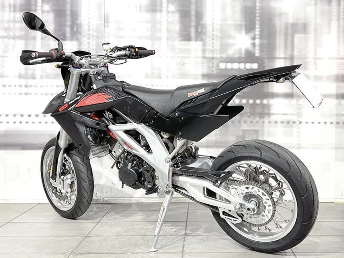 Aprilia SXV 550 (2006 - 07) (2)