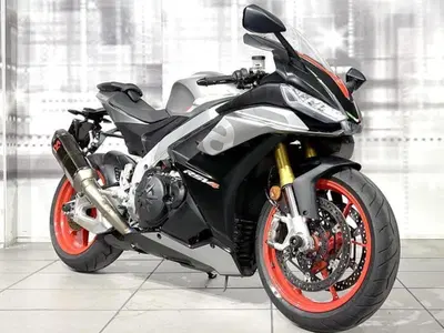 Aprilia RSV4 1100 (2021 - 24) usata