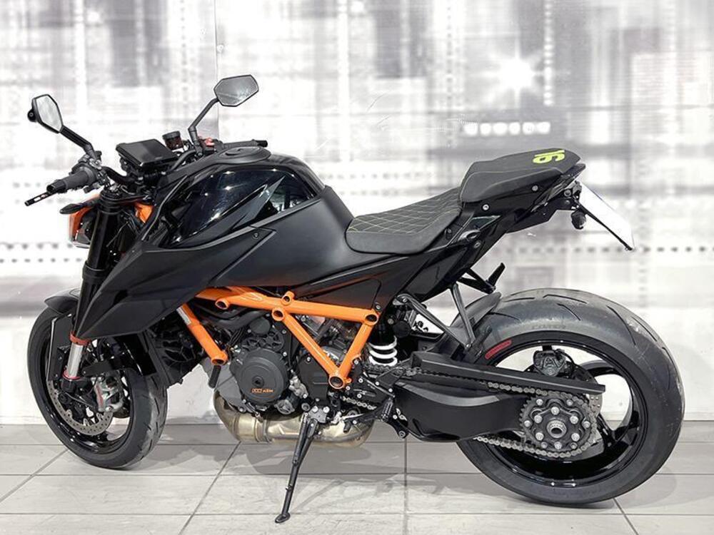 KTM 1290 Super Duke R (2020) (2)